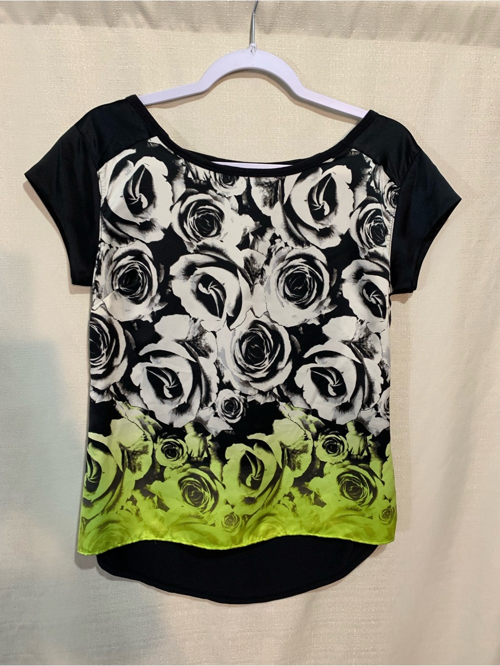 a.n.a Black & Lime Floral Ombre Scoop Neck Tee a1/2